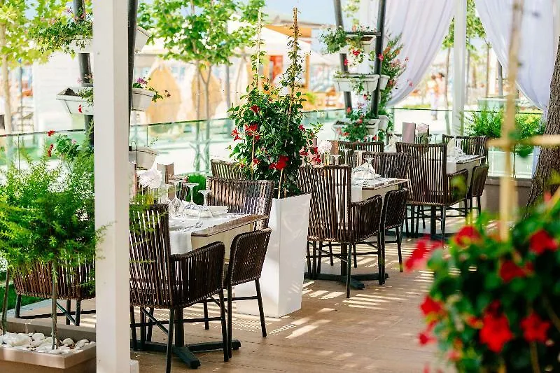 Akileda Hotel Kryemëdhej