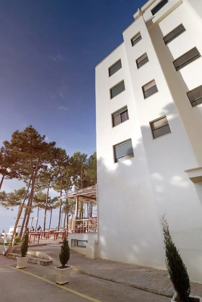 Akileda Hotel Kryemedhej 3*,